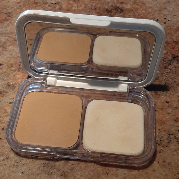 Maybelline #30 warm nude transforming powder sold on title - Picture 2 of 4